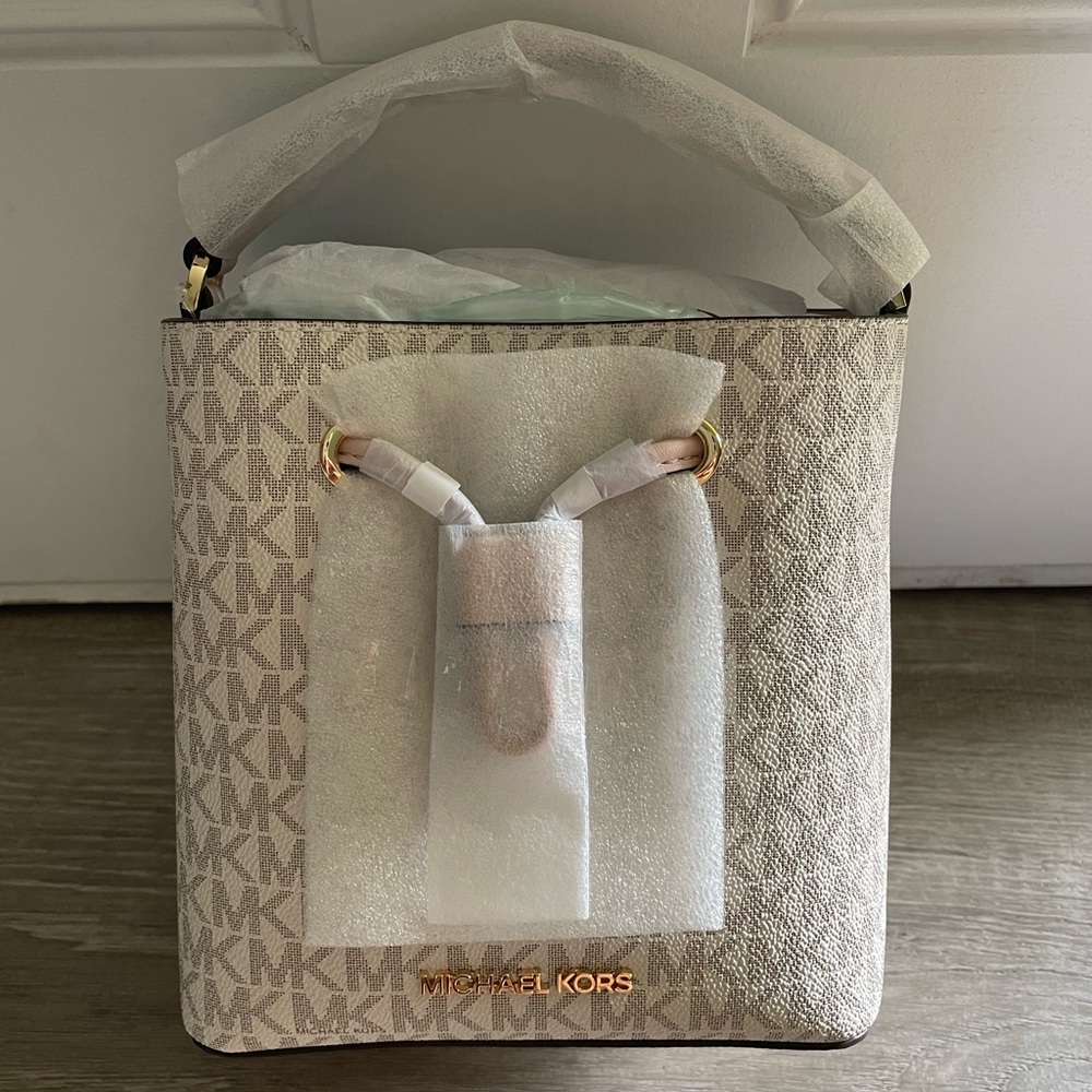 Michael kors handbags !!!